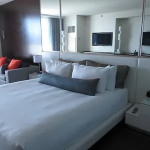 Otel Palms Place And